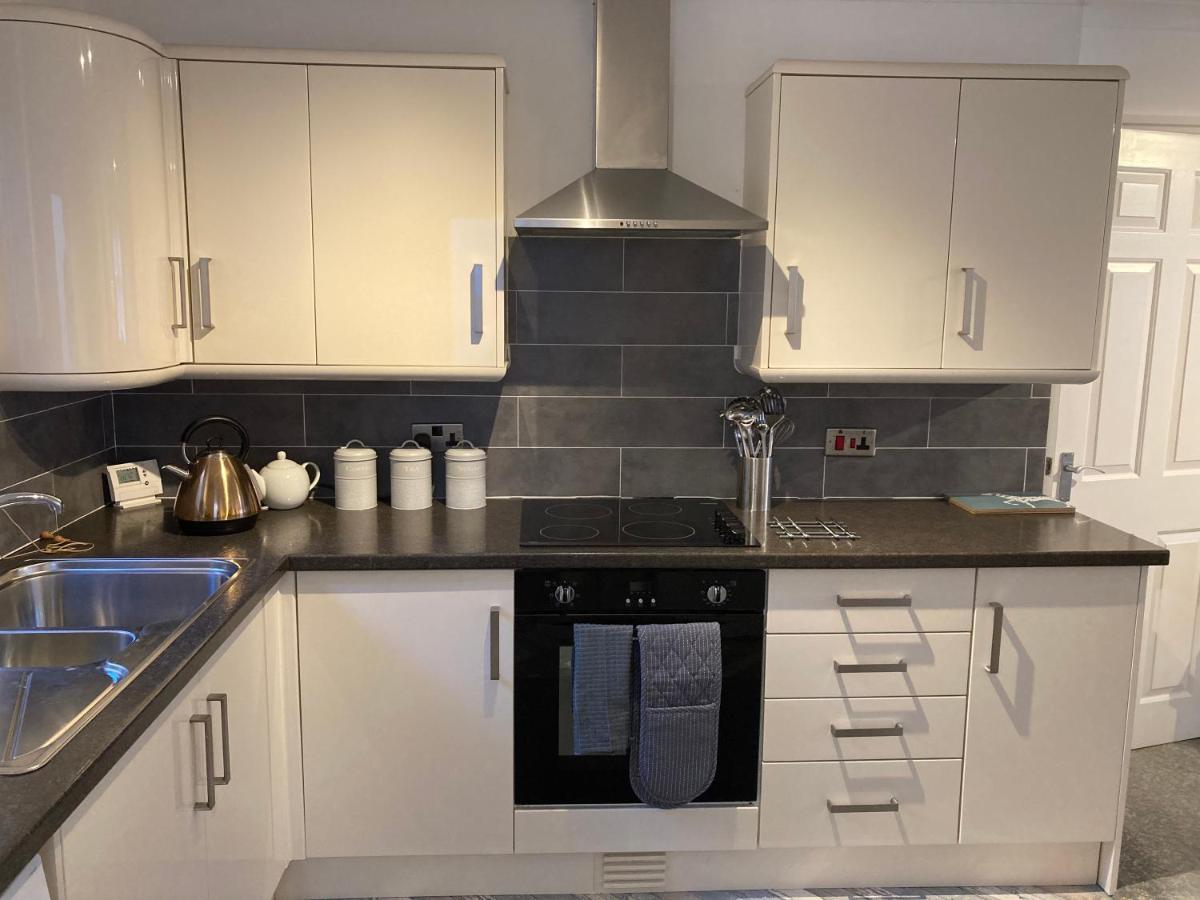 Modern 2 Bedroom Ground Floor Apartment With Parking Ripon City Centre Extérieur photo
